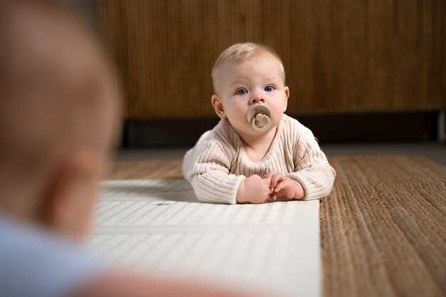 Различия между младенцем и новорожденным