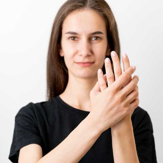 Когда обращаться к специалисту при изменении ногтей