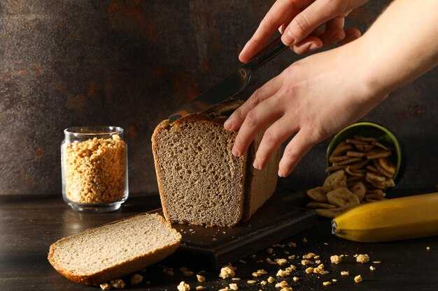 Сравнение булочек и хлеба: что безопаснее?